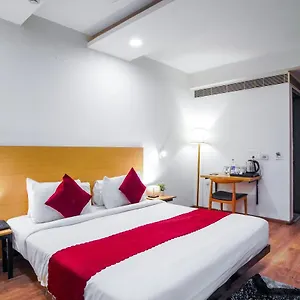 *** Hotel Saltstayz Express - Medicity Near Medanta Hospital India